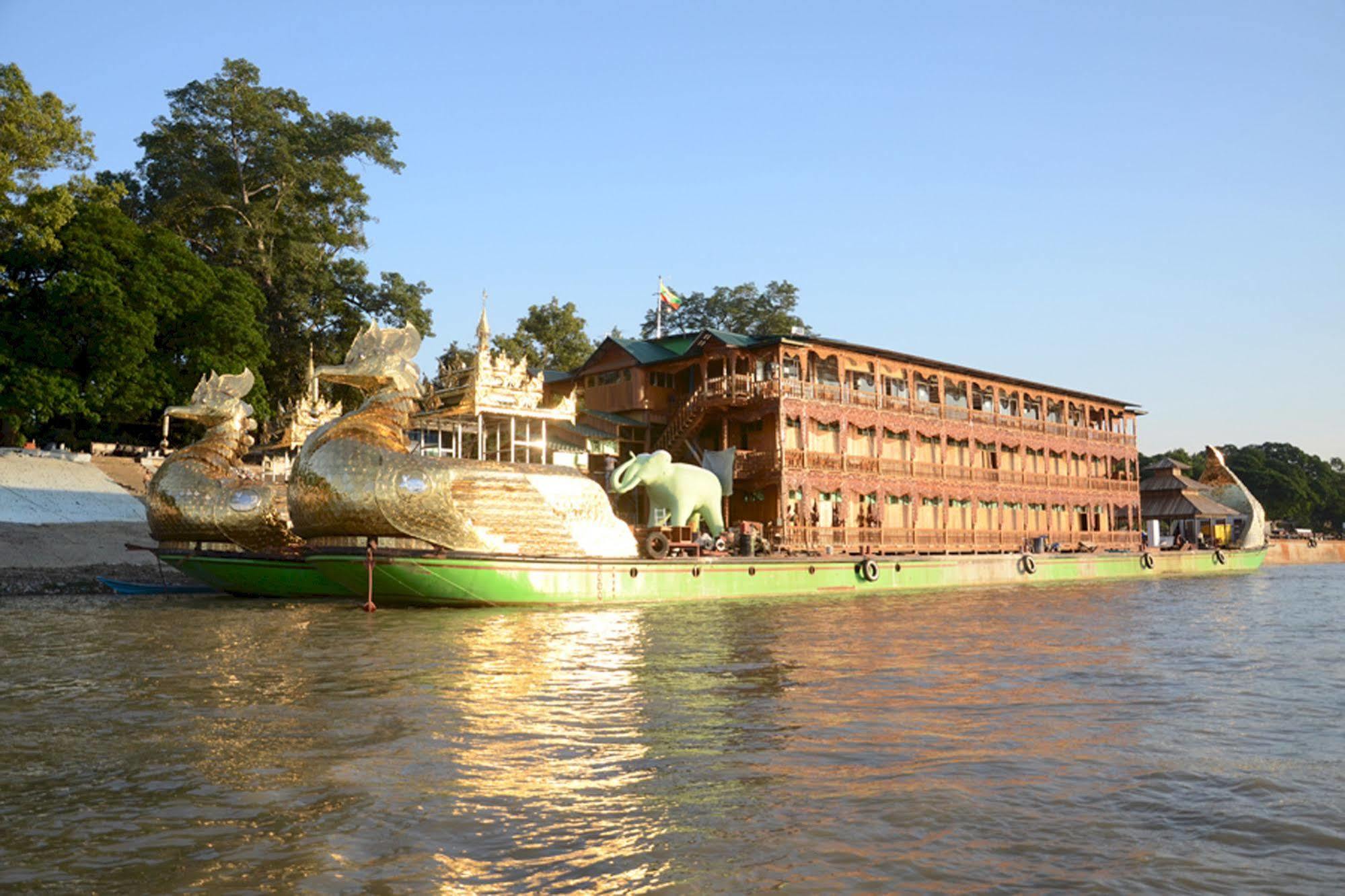 Mandalay Karaweik Mobile Hotel Exterior foto